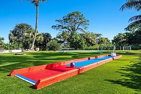 Luxurious 7-Bedroom Villa with Pool & Games