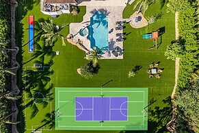 Luxurious 7-Bedroom Villa with Pool & Games