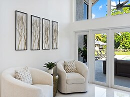 Luxurious 7-Bedroom Villa with Pool & Games