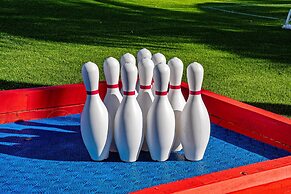 Luxurious 7-Bedroom Villa with Pool & Games