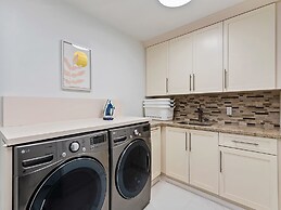 Luxurious 7-Bedroom Villa with Pool & Games