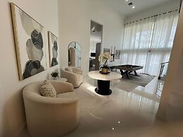 Luxurious 7-Bedroom Villa with Pool & Games