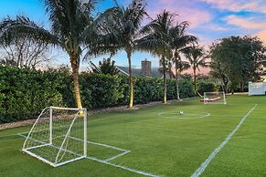 Luxurious 7-Bedroom Villa with Pool & Games