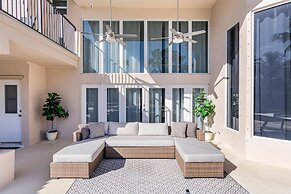 Luxurious 7-Bedroom Villa with Pool & Games