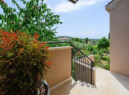 Cozy Apartment With Children Area