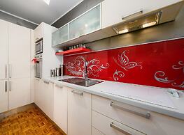 Cozy Apartment With Children Area