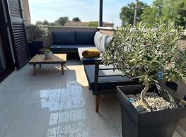 Cozy Apartment With Children Area