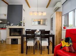 Cozy Apartment With Children Area