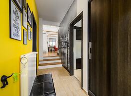 Cozy Apartment With Children Area