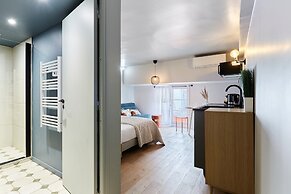 Charming Studio Center of Paris With AC