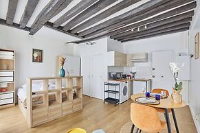 Charming Studio Center of Paris