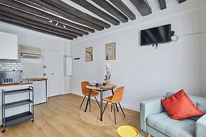 Charming Studio Center of Paris