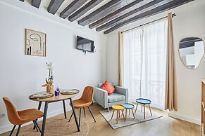 Charming Studio Center of Paris