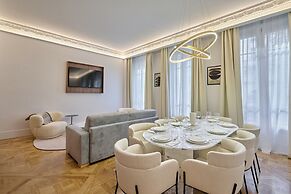 Luxurious Matignon/saint Honore Apartment