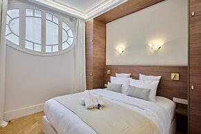 Luxurious Matignon/saint Honore Apartment