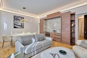 Luxurious Matignon/saint Honore Apartment