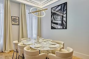 Luxurious Matignon/saint Honore Apartment