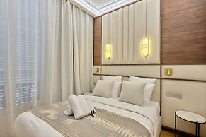 Luxurious Matignon/saint Honore Apartment