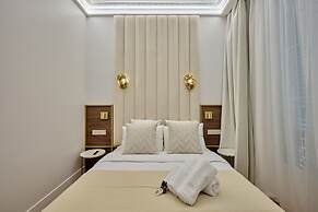 Luxurious Matignon/saint Honore Apartment