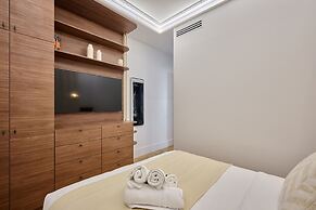 Luxurious Matignon/saint Honore Apartment