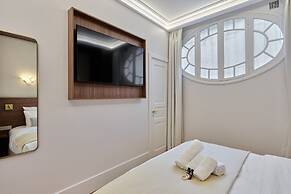 Luxurious Matignon/saint Honore Apartment