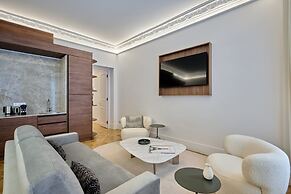 Luxurious Matignon/saint Honore Apartment