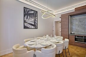 Luxurious Matignon/saint Honore Apartment