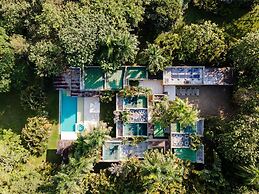 Yeguas Z77 by Wynwood House