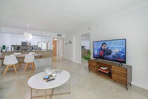 The Club at Brickell Bay by Palermo Home