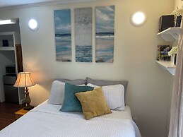 Hilltop Tavern and Inn