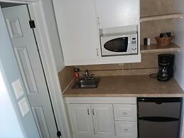 Hilltop Tavern and Inn