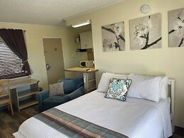 Hilltop Tavern and Inn