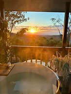 Cockatoo Cabin by Nebesa Nature Retreat