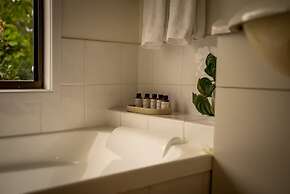 Cockatoo Cabin by Nebesa Nature Retreat