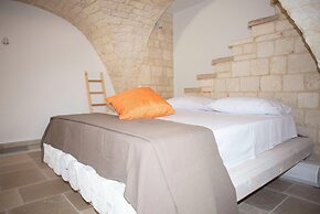 Poolside Holiday Home Near Cisternino