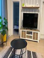 Modern & Charming - Free Private Parking