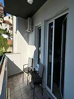 Modern & Charming - Free Private Parking