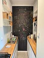 Modern & Charming - Free Private Parking