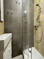 Modern & Charming - Free Private Parking