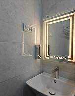 BlueNeck Hotel Ayodhya - A Veg Place