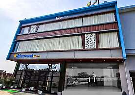 BlueNeck Hotel Ayodhya - A Veg Place