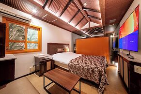 MANORHOUSE - Adult Only