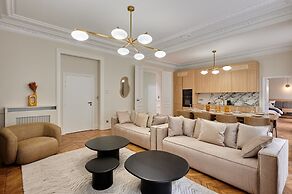 Sublime Apartment in the Center of Paris