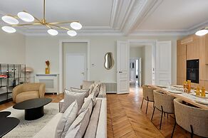 Sublime Apartment in the Center of Paris