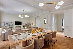 Sublime Apartment in the Center of Paris