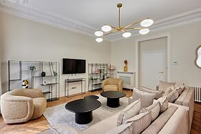 Sublime Apartment in the Center of Paris