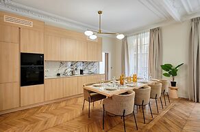 Sublime Apartment in the Center of Paris