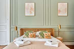 Magnificent Apartment Etoile Hoche Saint Honore