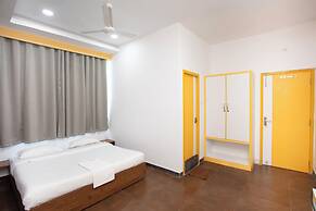 Stayz Inn near Marina Beach