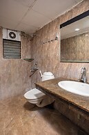 Stayz Inn near Marina Beach